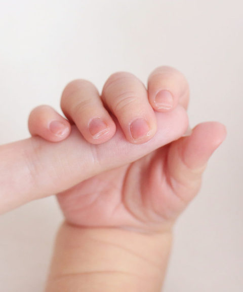newborn baby fingers